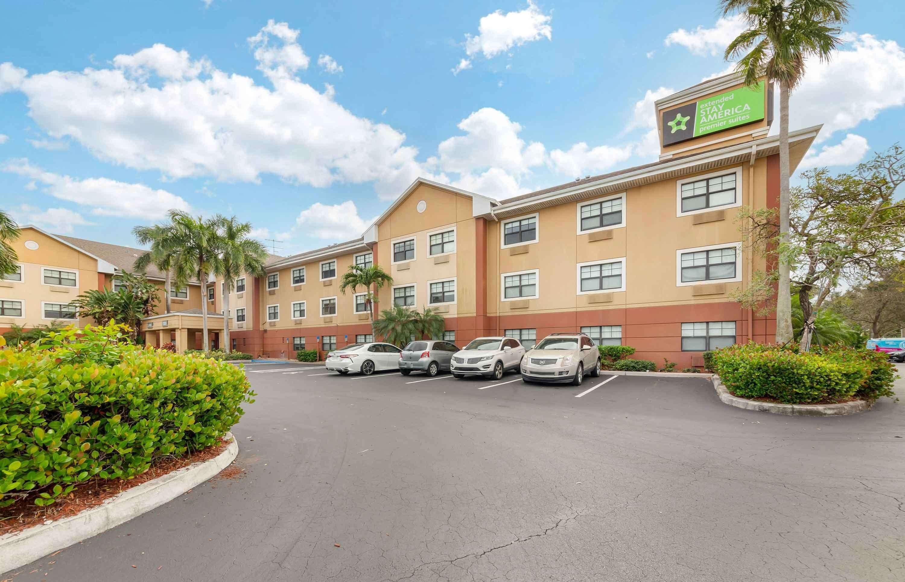 8 Best 2-Star Hotels in Miami Metropolitan Area for Budget Travelers