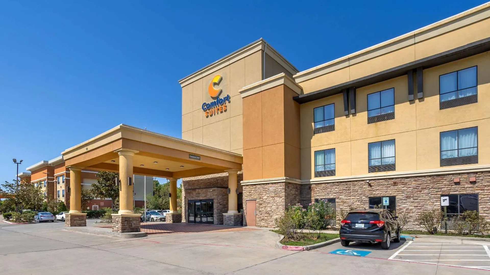 5 Smart 3-Star Hotels Near Northwest Indoor Soccer Center